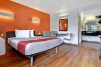 Motel 6 Dania Beach, FL - Pet Friendly
