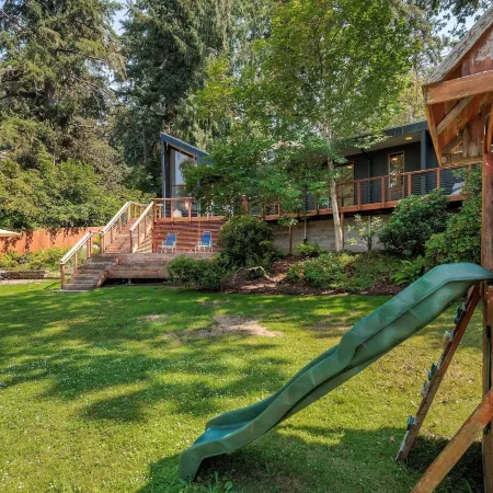The Meadowlark - Midcentury Gem Minutes From Campus 3 Bedroom Home