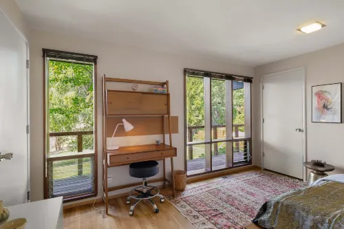 The Meadowlark - Midcentury Gem Minutes From Campus 3 Bedroom Home - Balcony