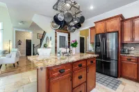 Hot Tub, Heated Pool, Fire Pit: 6 Mi to Campus - Boutique