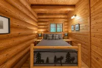 Soaring Pines Lodge 1 Bedroom Home by NW Comfy Cabins by RedAwning - Hytter