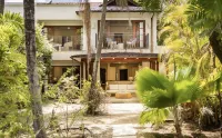 Claridges 5 - 3bd by ZenBreak - Homestays
