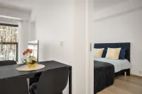 New, Nice and Cosy Flat 10 mins drive to Airport - Homestays
