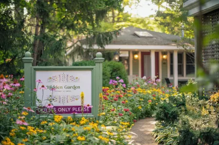 Hidden Garden Cottages & Suites