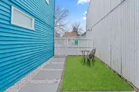 Downtown Flat Walk to Dining Shops Sleeps 4 - 4 tähden