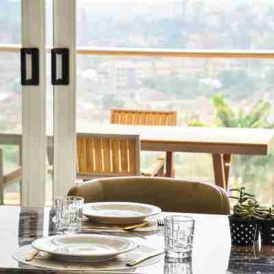 Naperville Apartments Duplex Dining/Meeting Rooms