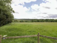 The Little Shepherds Hut With a View - 4-Star