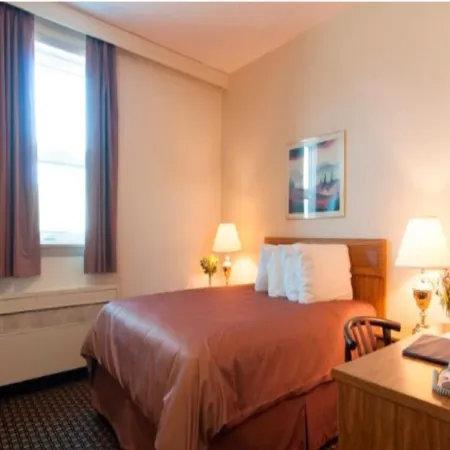 Travelodge by Wyndham Winnipeg Airport West