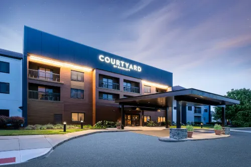 Courtyard Columbus Airport - 3-Star