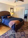 Eclectic 4 Bedroom Getaway with Private Pool! - สระว่ายน้ำส่วนตัว
