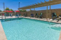 Home 2 Suites by Hilton Kingman - Pools