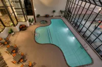 DoubleTree by Hilton Mt. Vernon - Pools