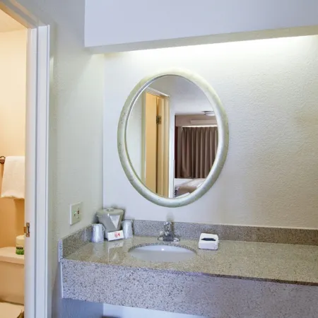 Red Roof Inn Philadelphia - Oxford Valley Hotels in Bucks County