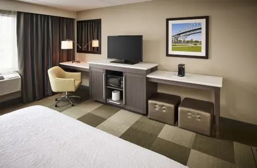 Hampton Inn by Hilton Sarnia - parking