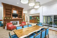 Hilton Garden Inn Independence - Pet friendly