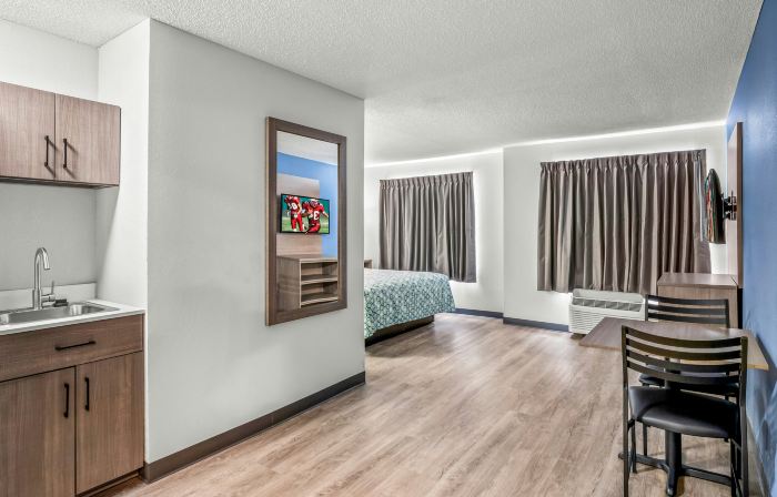 HomeTowne Studios Southfield
