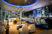 Leonardo Royal Hotel Cologne Bonn Airport - bar
