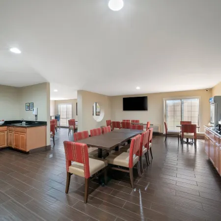 Comfort Suites Red Bluff Near I-5