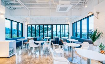 Pohang Slow Ocean Poolvilla