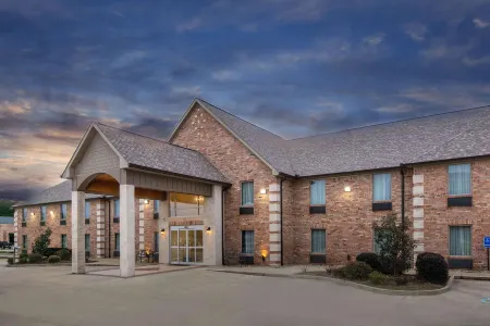 Days Inn & Suites by Wyndham Florence/Jackson Area Отели в г. Терри