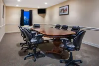 Days Inn & Suites by Wyndham Florence/Jackson Area Hotels in Byram