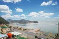 Geojedo Beach Mongdol House Pension