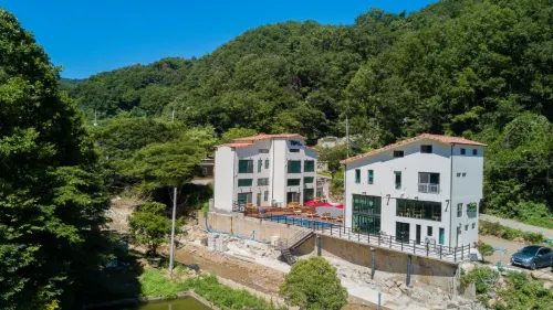 Gyeongju the May Pension (Pool, Spa)