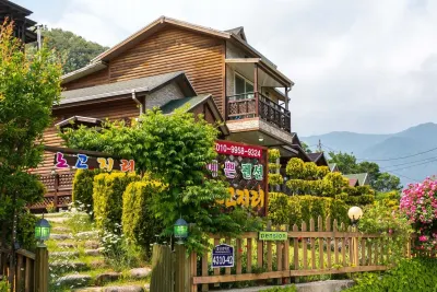 求禮努戈吉里旅館 蟾津江附近的飯店