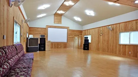 Gongju Jangseung Maeul Caravan Отели рядом с достопримечательностью «Magoksa Temple»