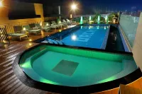 Orchid Hotel - Pools