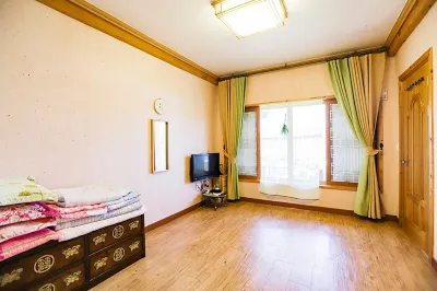 Yeonggwang Ogane Pension Hotels near Jeong-Gagsa