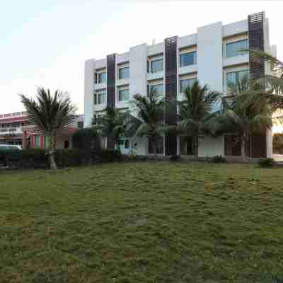 Goverdhan Greens Resort Dwarka Hotel Exterior