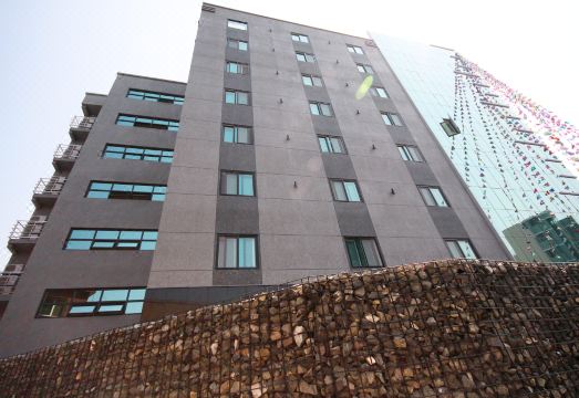 호텔마르 전기차 충전소 또는 모던한 외관 이미지