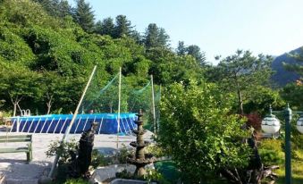 Gapyeong Cheongpyeong White Pension