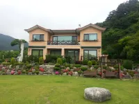 Yangyang Mulbithaneul Pension Hotels near Yongso Falls