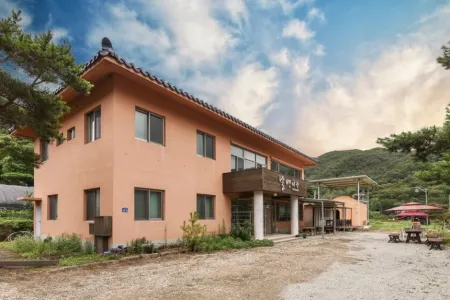 Gwangyang Sandalbaengi Pension
