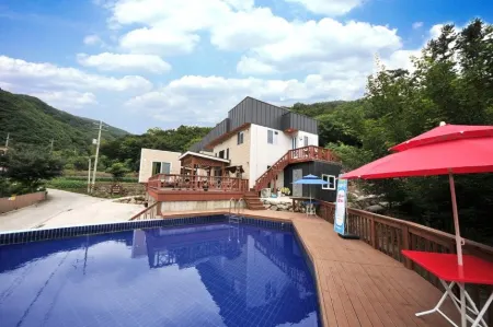 Gwangyang Four Seasons Story Pension Отели в г. Кванъян
