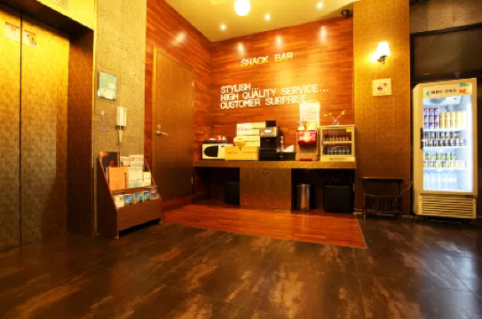 Me2 Hotel Отели рядом с достопримечательностью «Songam Art Museum»