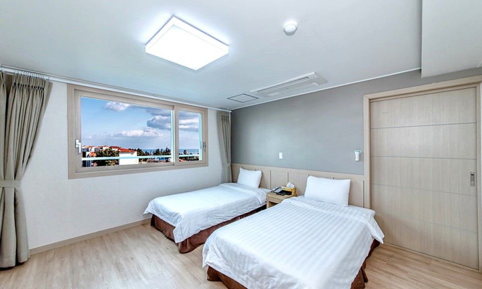 1. 제주 중문 제이..