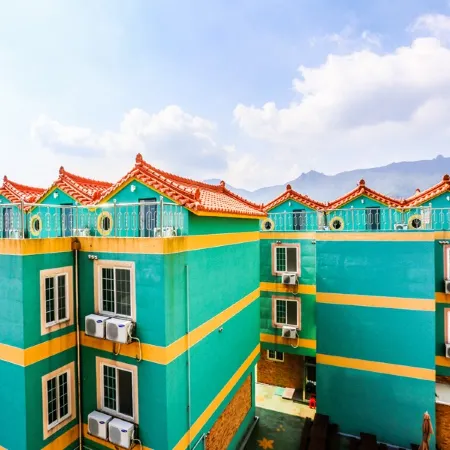 Geoje Island Milky Way Pension Отели рядом с достопримечательностью «Скала Синсондэ»