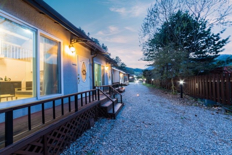 파인휴펜션 깔끔한 객실 내부