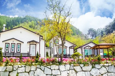 Muju Sandeul Pension Hotels near Deogyusan National Park