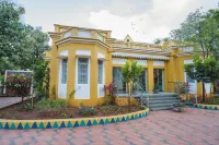 Roambay Hostels