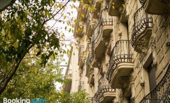 Happy People Sagrada Familia Apartments