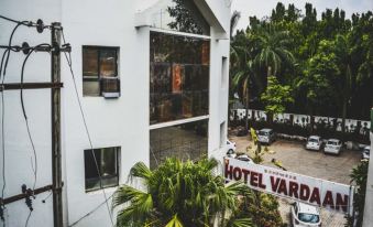 Hotel Vardan