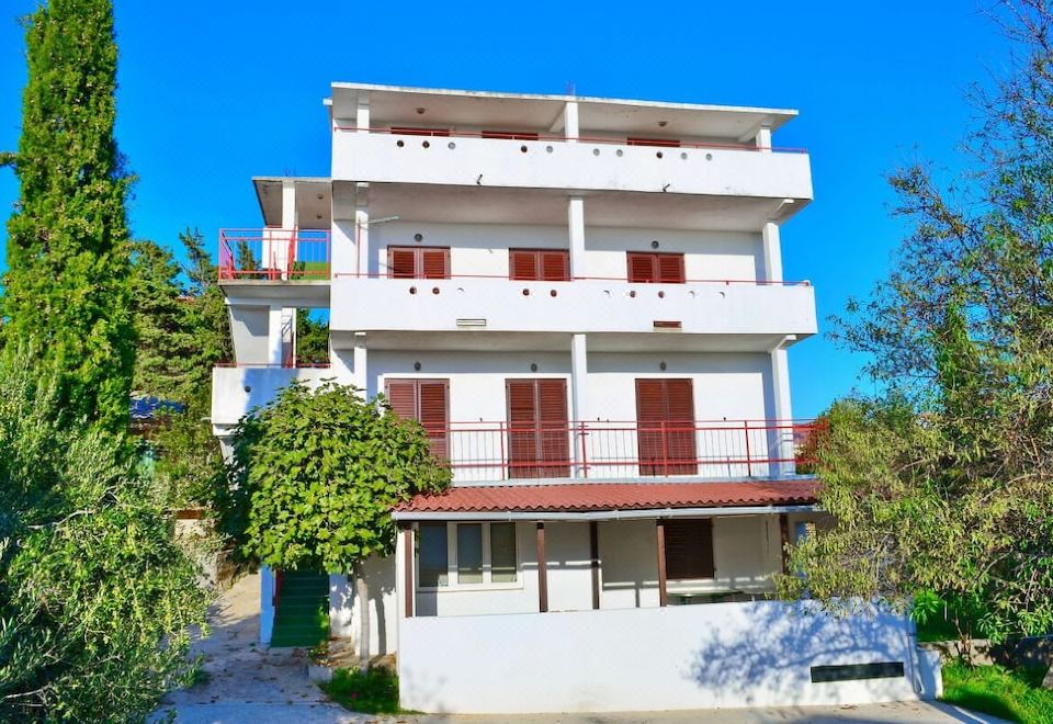 Budget Apartments Center