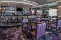 La Quinta Inn & Suites by Wyndham San Antonio Riverwalk - Baarit