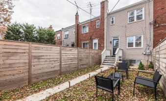 Beautiful 3Br 2ba House with Cozy Backyard by CozySuites