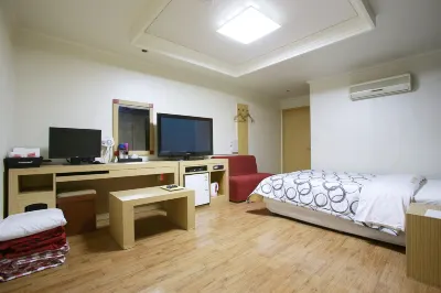 Incheon (Yeonanbudu) Foru Hôtels à proximité de : Incheon Coastal Passenger Terminal