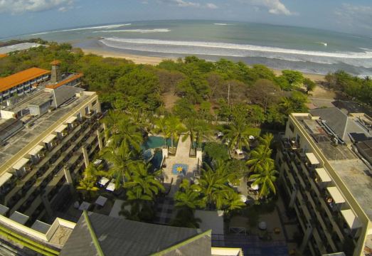 3. 쿠타 파라디소 ..